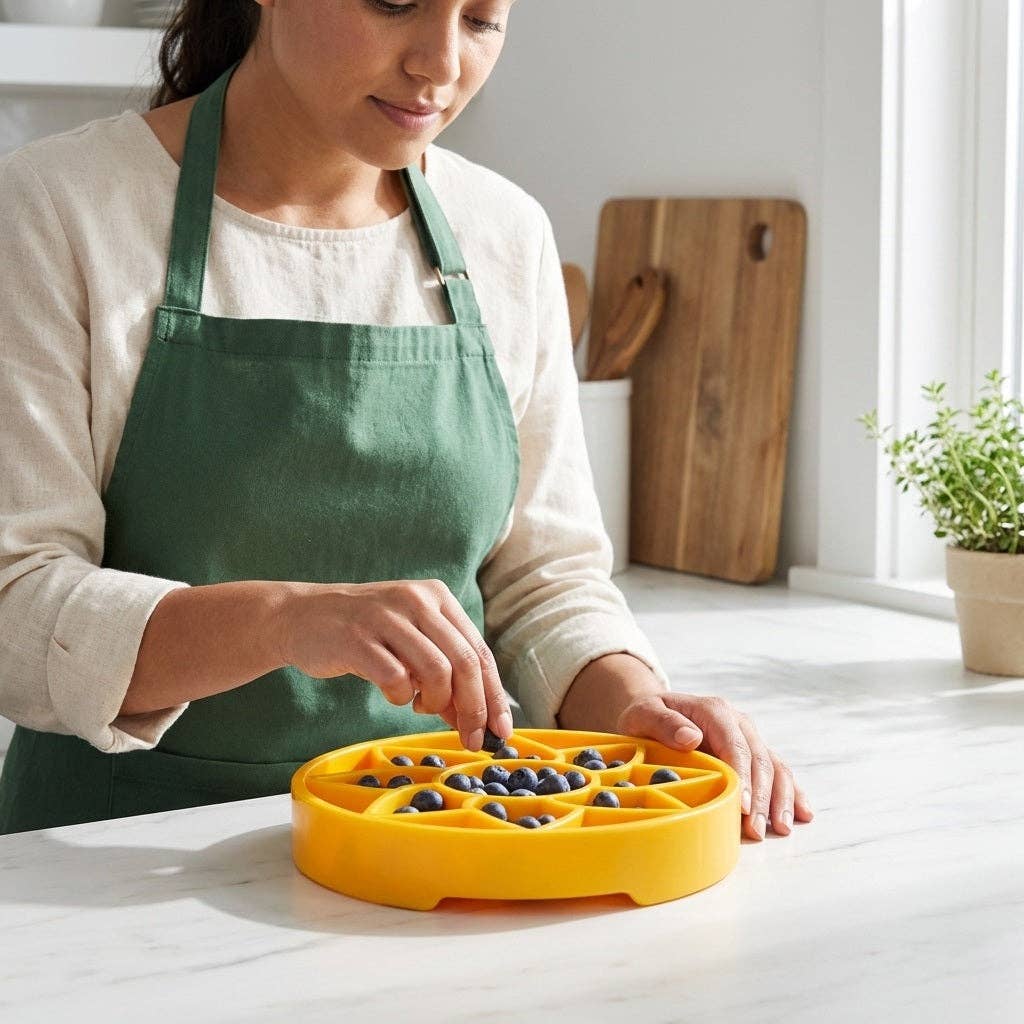 SodaPup Sunflower Softie eTray – Myk, Grunn Slow Feeder for Følsomme Hunder