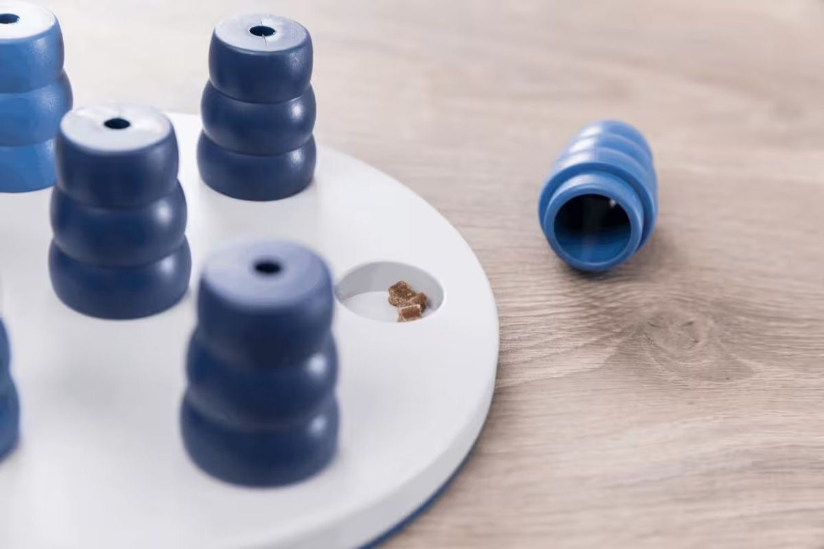 Trixie Mini Solitaire hjernetrimleke med sju kjegler